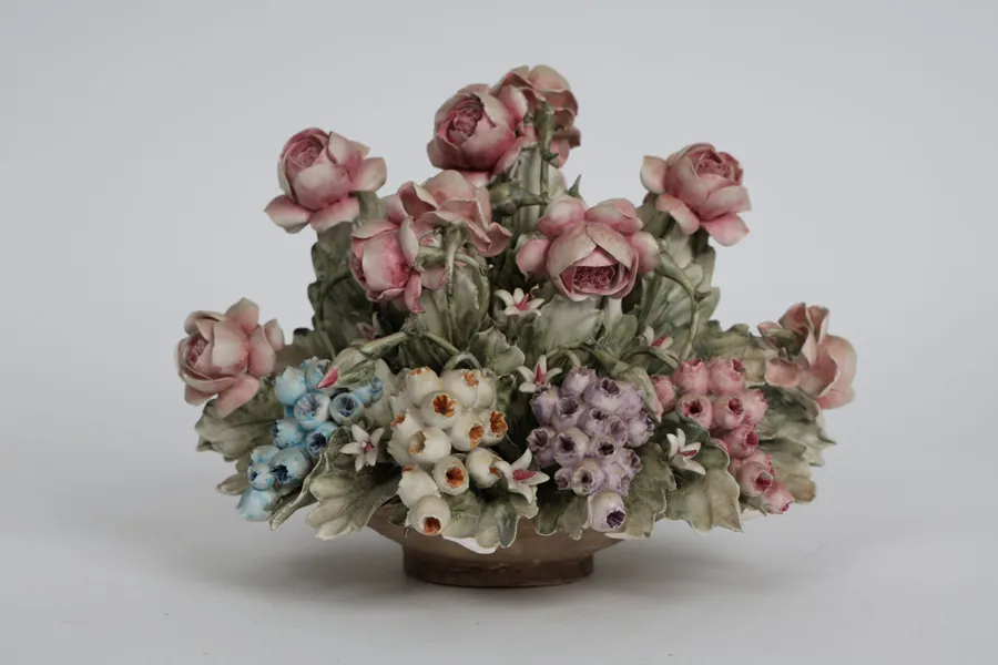 Väggrelief med blommor, Monica Persson