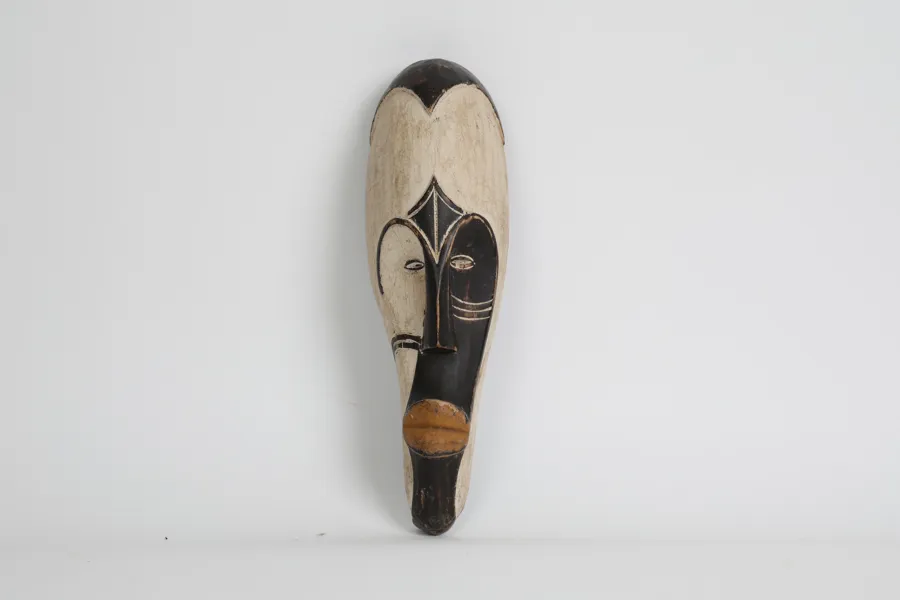 MASK, skuret och bemålat trä, Afrika, 1900-tal