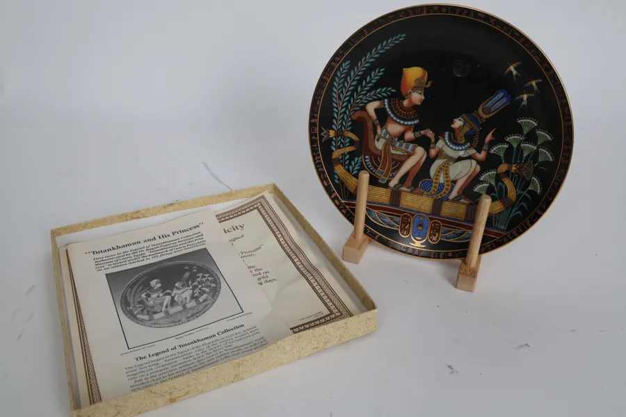 SAMLARTALLRIK, egyptiskt motiv med Osiris, porslin, 1990-tal