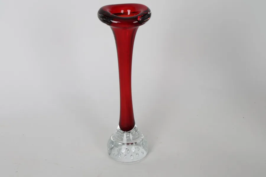 VAS, rött glas, i Åsedas stil, "Jack in the Pulpit".