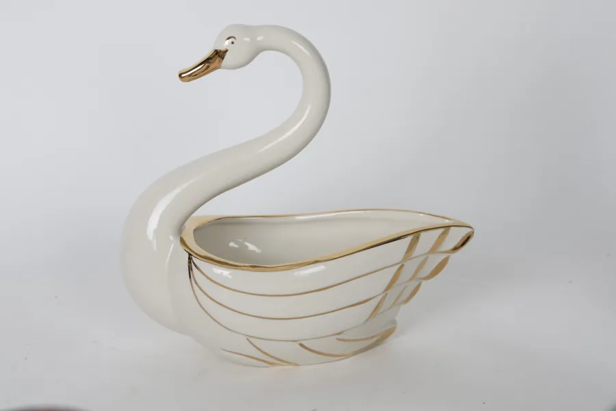 YTTERFODER, svan, keramik, Upsala-Ekeby Gefle, 1900-tal